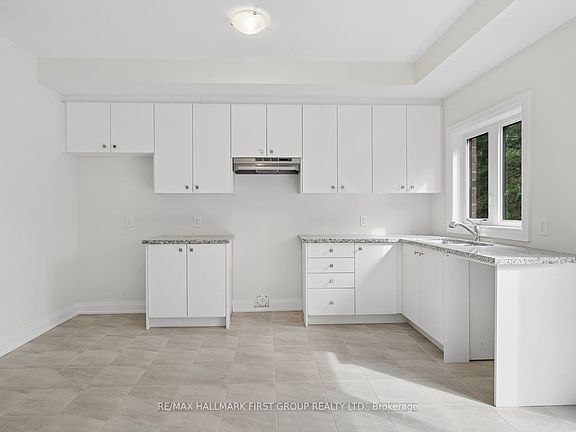 5th image of 11 Marret Ln
