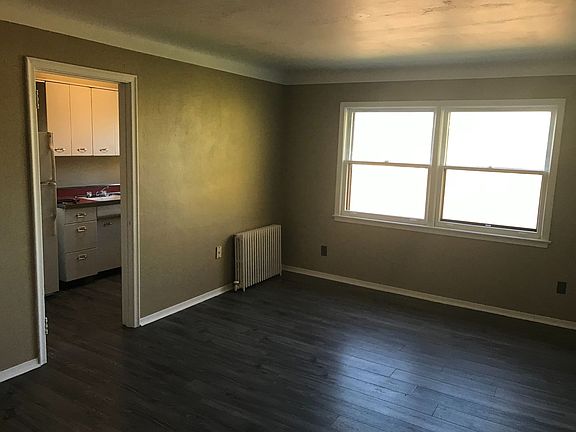 3rd image of 97 Orme St E #203