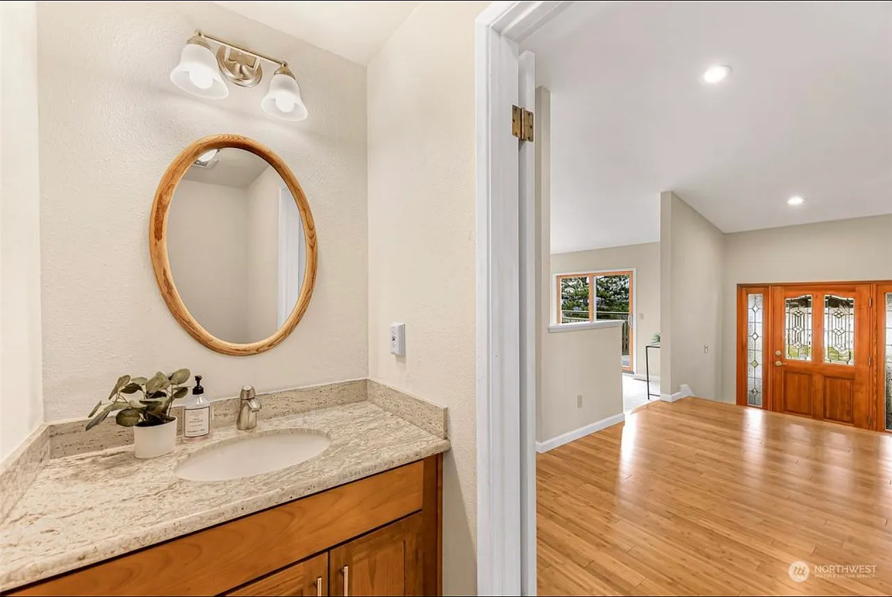 4 bed, 3070 sqft, $5,950 — Photo 4