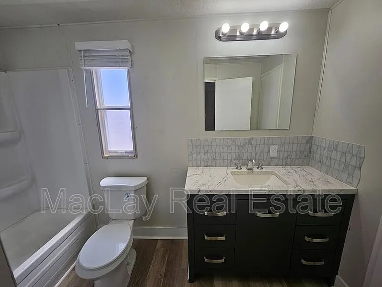 1113 W Corinthian Cir — Photo 11