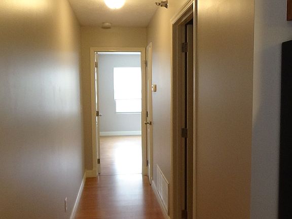 5th image of 510 Humboldt St APT 15
