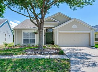933 Summer Breeze Dr, Brandon, FL 33511