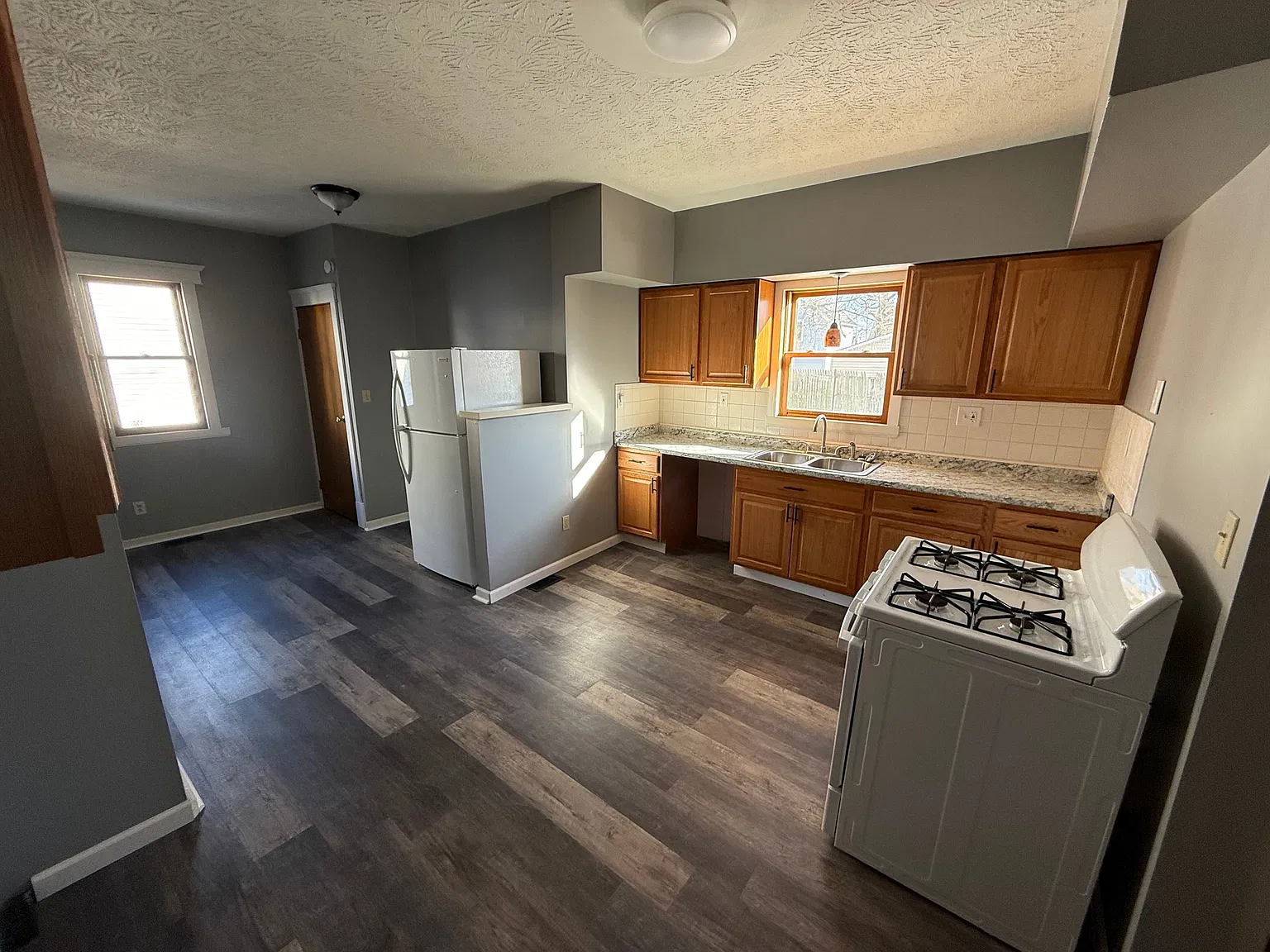 4 bed, 1638 sqft, $1,800 — Photo 4