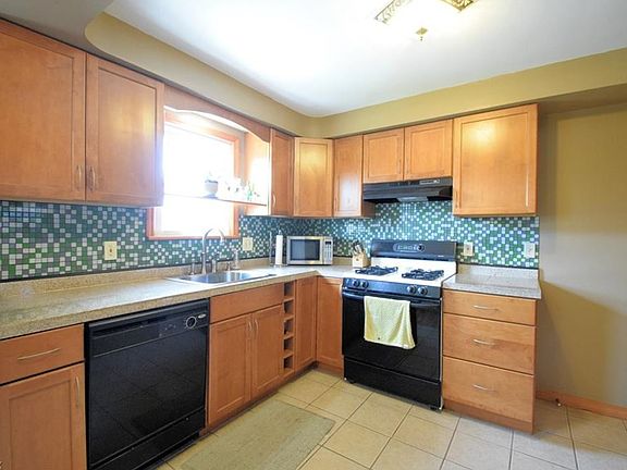2nd image of 8403 Deerfield Dr