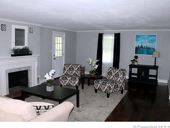 4th image of 6 Sunnyslope Dr