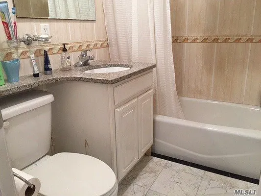 Sold by Winzone Realty Inc | media 7