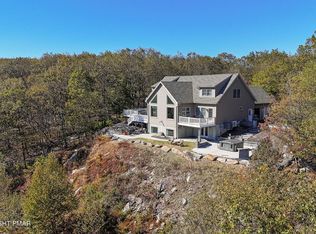 317 Valley View Dr, Albrightsville, PA 18210