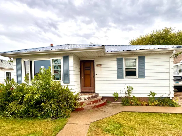 315 2nd St E, Napoleon, ND 58561