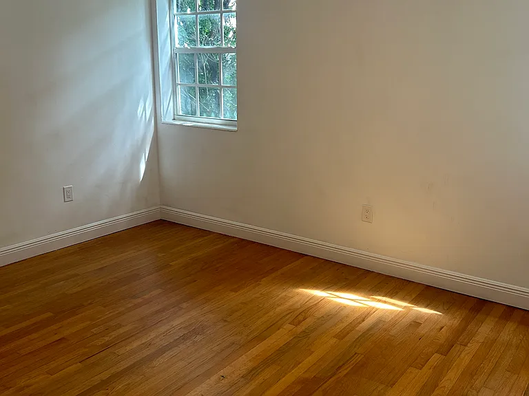 1561 West Ave #4 — Photo 5