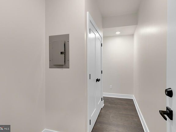 2nd image of 1868 Frankford Ave APT 202