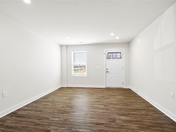 5th image of 506 Roan Creek Trl