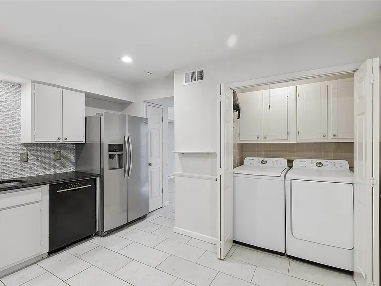 7518 Woodthrush Dr #17 — Photo 6