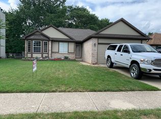 46593 Oak Pointe Dr, Macomb, MI