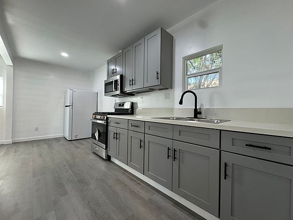 4th image of 1750 Colorado Blvd #H1