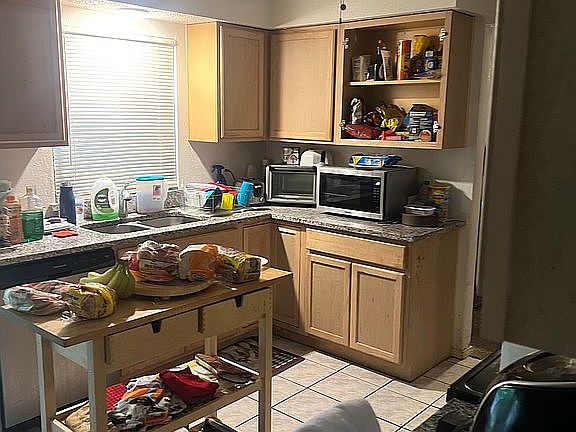 5th image of 4107 Hathaway Dr