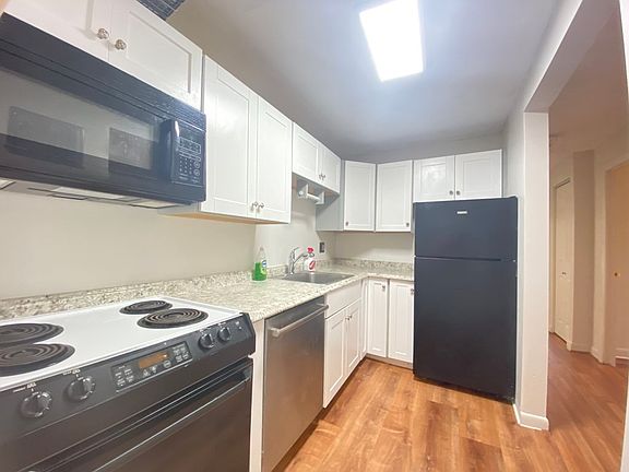 4th image of 40 Fountain Ln APT 10