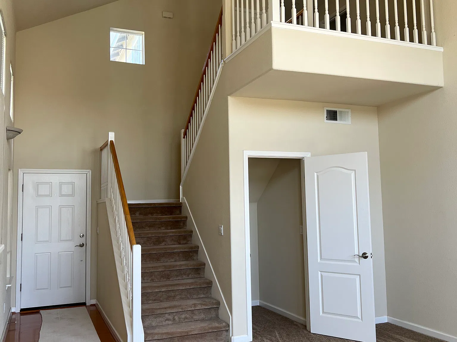 3 bed, 2.5 bath, 1734 sqft, $4,500 — Photo 4