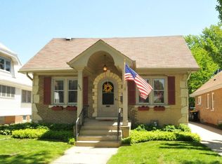 2640 N 69th St, Wauwatosa, WI 53213