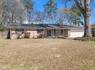 209 Sherwood Dr, Longview, TX 75605