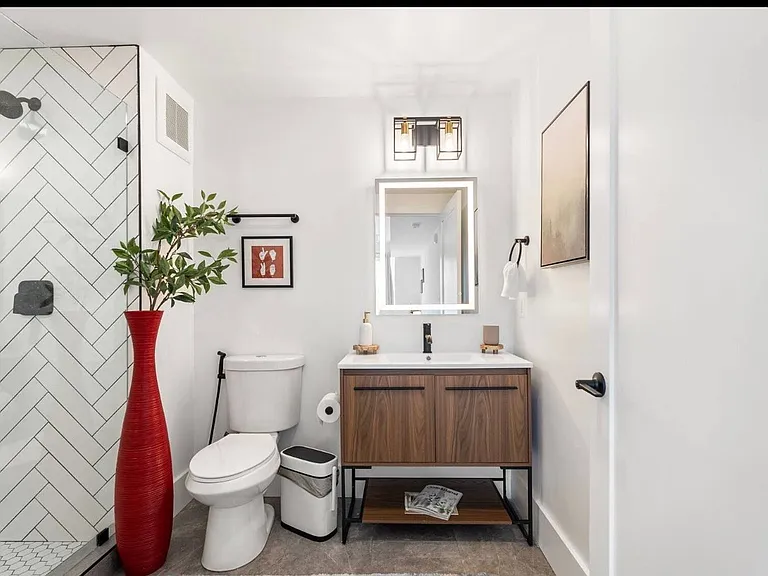 1006 Florida Ave NE — Photo 11