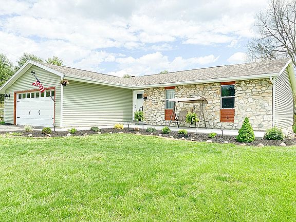 2nd image of 455 N Park Hill Dr