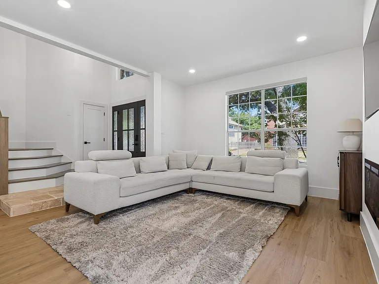 7732 Arcadia Trl — Photo 9