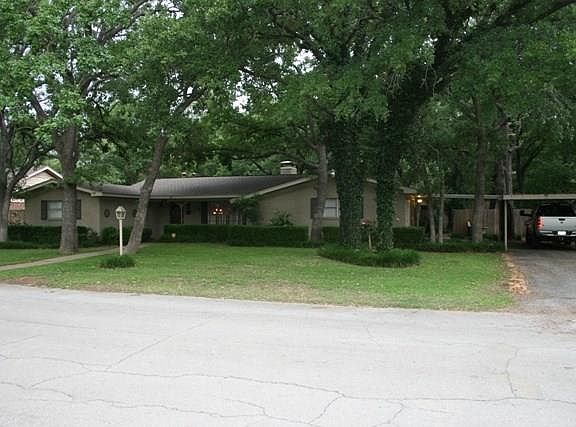 2nd image of 503 Cedar St