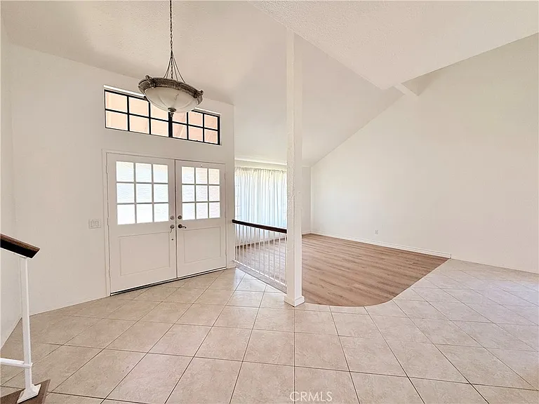 1360 N Hacienda Dr — Photo 3