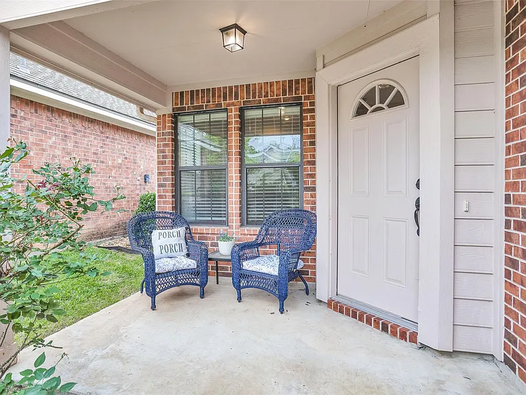 119 Golfview Dr — Photo 2