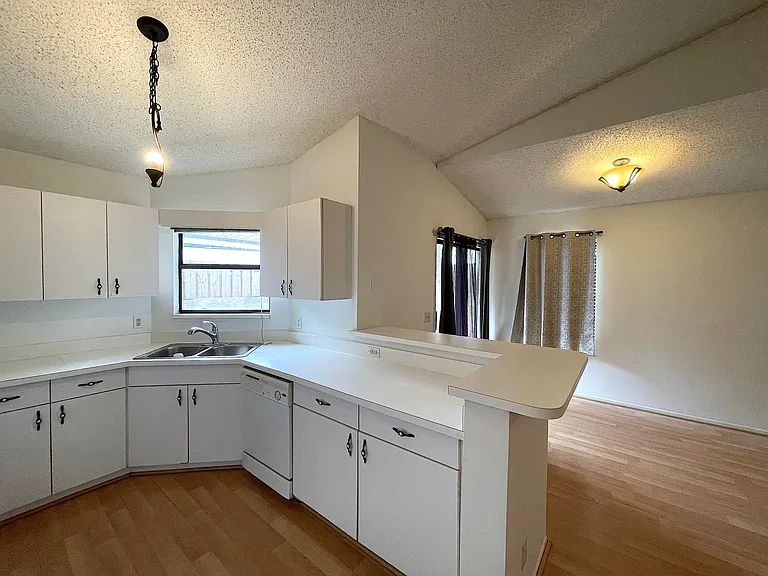 2819 Stoneway Ln #C — Photo 7