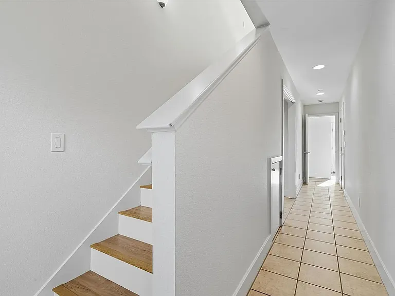 McDowell Ln — Photo 10