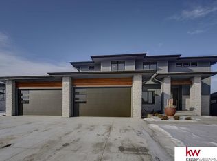 3712 S 205th St, Elkhorn, NE 68022