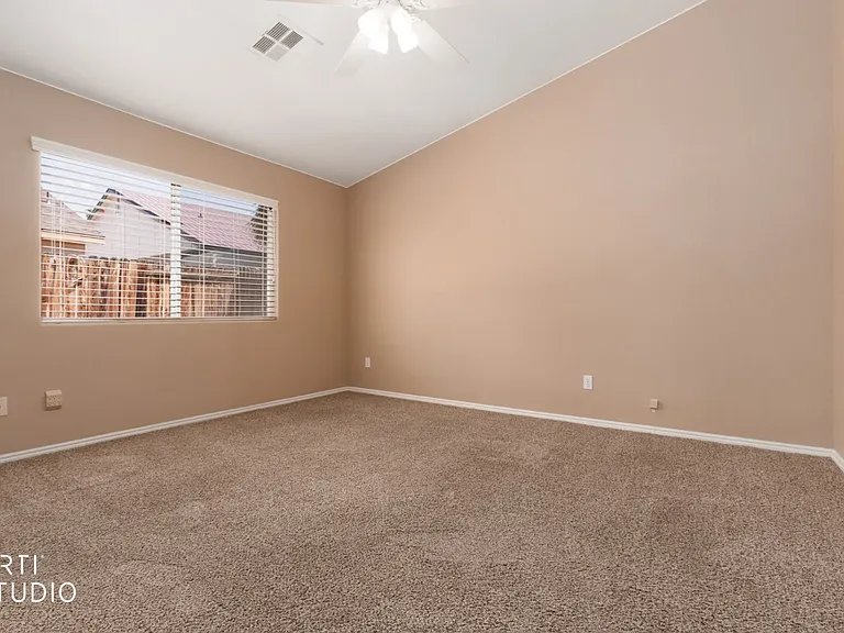 841 Tucson St — Photo 13