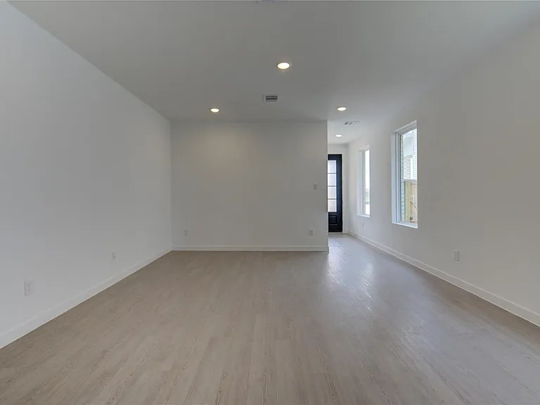1047 Blue Stone Dr — Photo 34