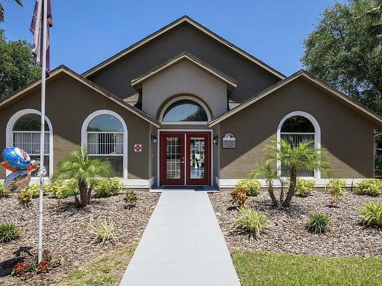 Pasco Woods Apartments — Photo 9