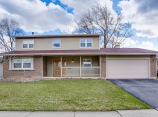 1521 White Trl, Elk Grove Village, IL 60007