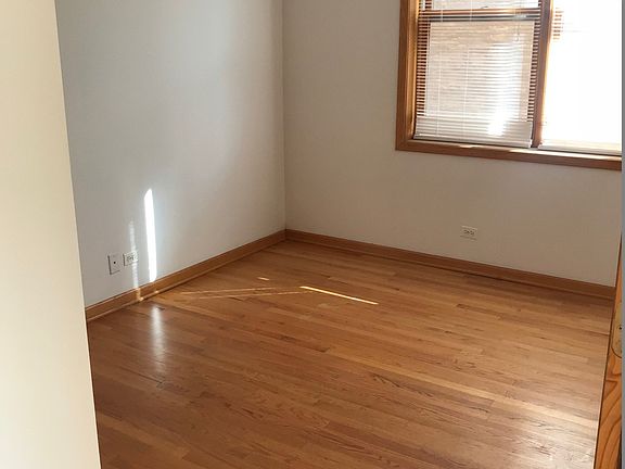 2nd image of 4101 N Kenmore Ave #4101