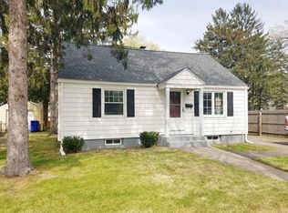 47 Davis St, Springfield, MA 01104