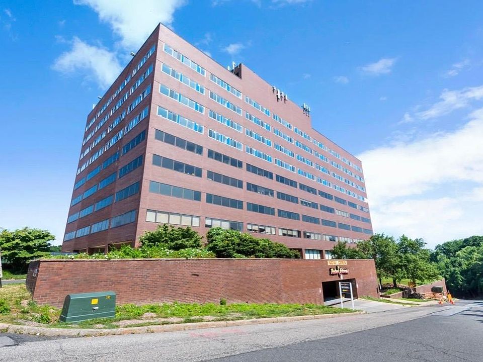 1st image of 2 Executive Dr APT 815