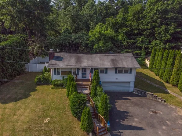 27 Albano Dr, East Longmeadow, MA 01028