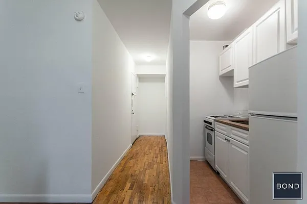 Rented by Bond New York | media 13