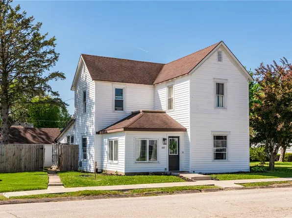 207 W North St, West Manchester, OH 45382