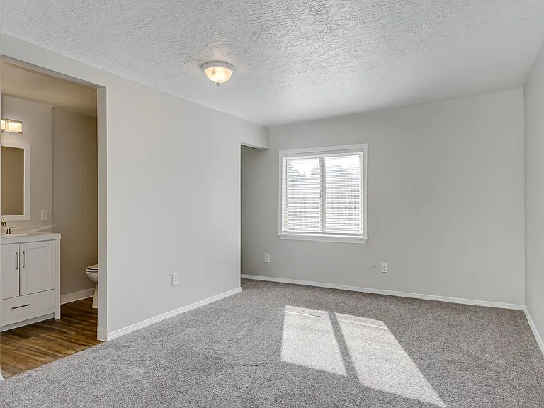 Large Fully Remodeled 3 Bedroom Duplex in Nampa — Photo 16