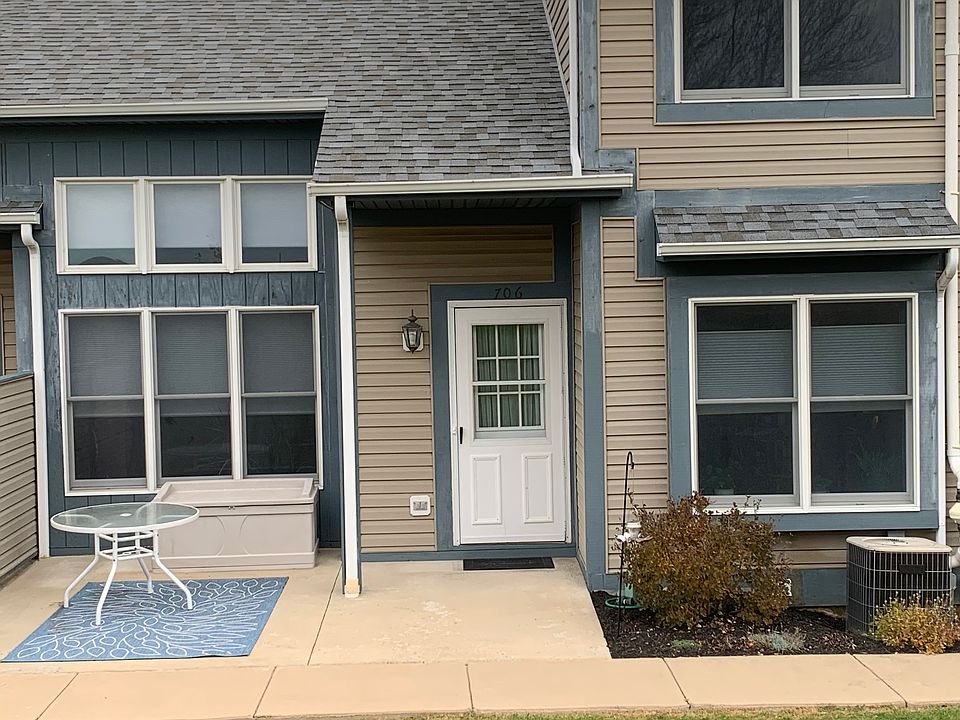 Front Entrance and Patio