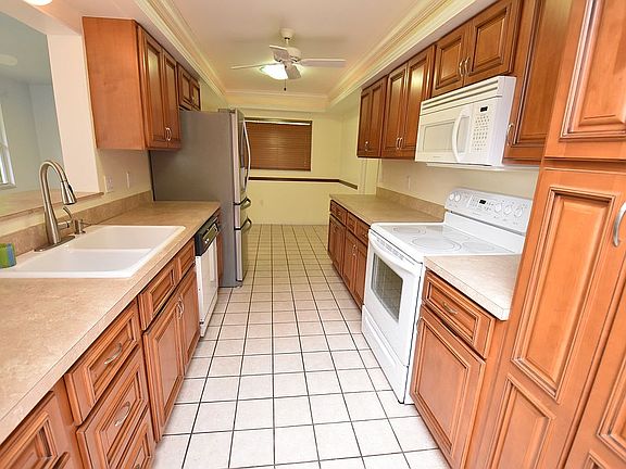 2nd image of 713 Lake Blue Dr