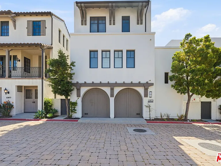 13079 Bluff Creek Dr — Photo 31