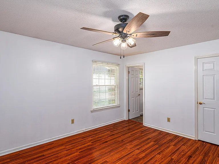 9422 Fuller Rd — Photo 13