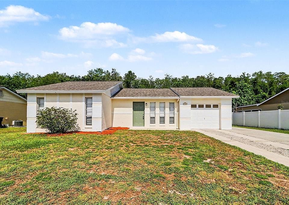 1st image of 136 W CEDARWOOD CIRCLE