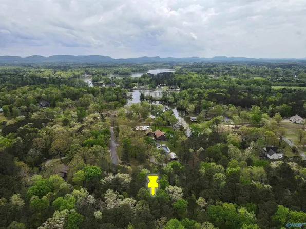 Aqua Vista Dr E, Gadsden, AL 35901
