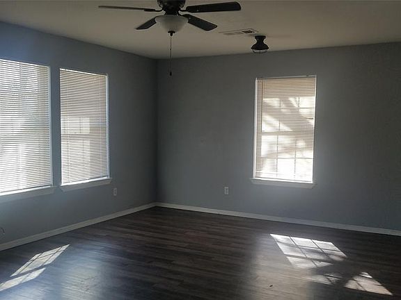 3rd image of 610 Stafford Dr